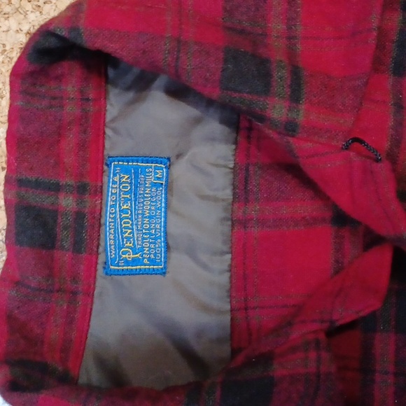 Pendleton Vintage Virgin Wool Men's Board Shirt Red, Green & Black Plaid Size M - Picture 2 of 8